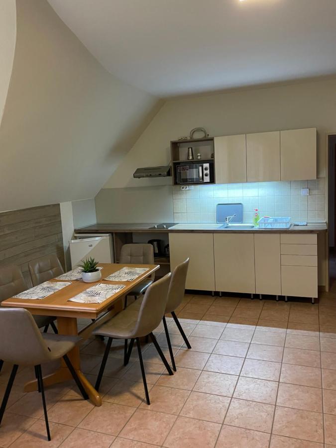 Kuenszler Apartmanhaz Zamardi Luaran gambar
